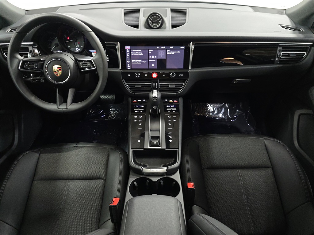 2024 Porsche Macan photo 13