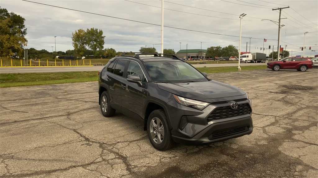 2025 Toyota RAV4 XLE photo 2