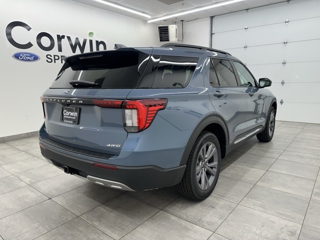 2025 Ford Explorer photo 4