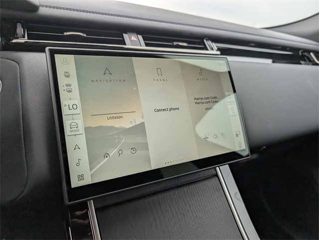 2026 Land Rover Range Rover Velar SE photo 9