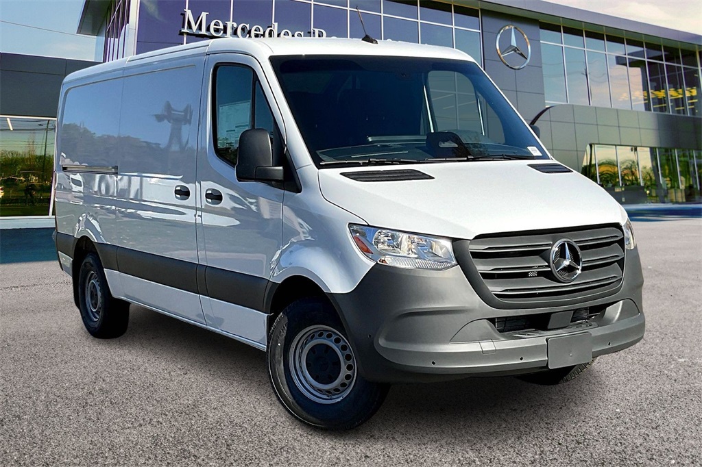 2026 Mercedes-Benz Sprinter Cargo Van Base's photo
