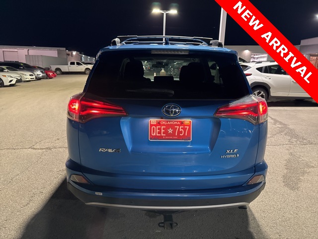 2017 Toyota RAV4 Hybrid XLE photo 4