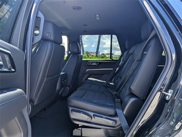 2025 Chevrolet Tahoe LS photo 7