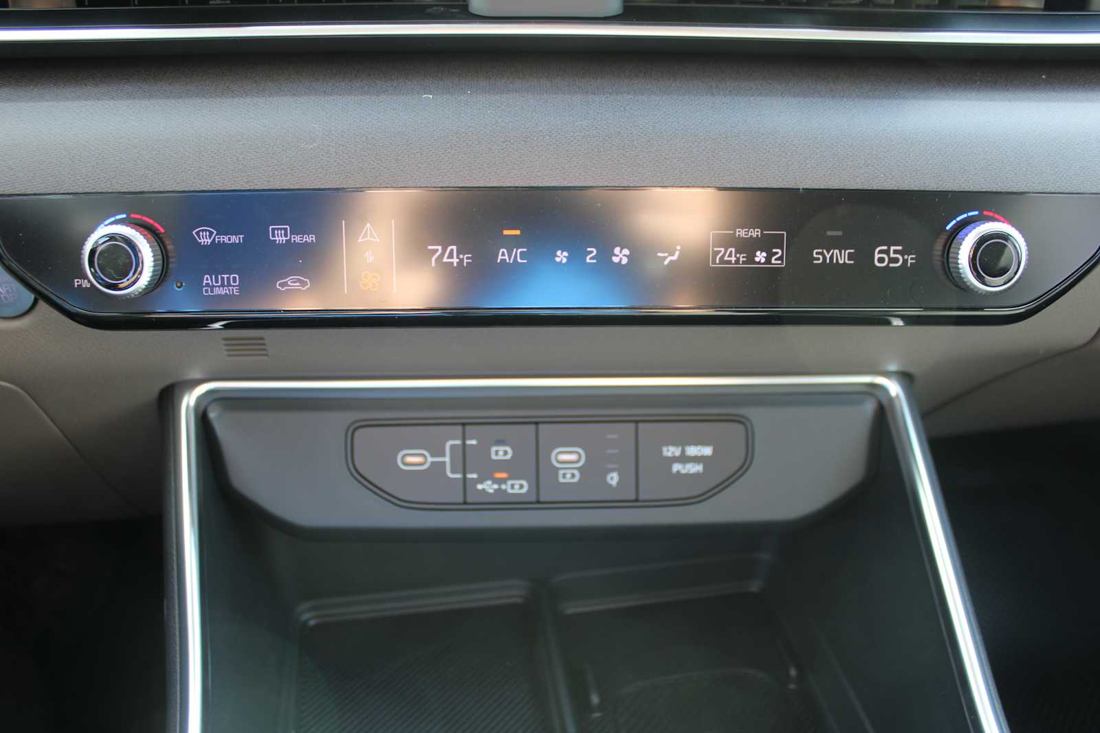 2025 Kia Carnival EX photo 41