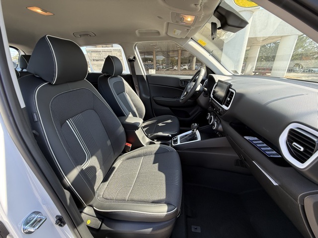 2026 Hyundai Venue SEL photo 13