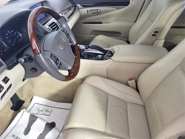 2016 Lexus LS 460 photo 10