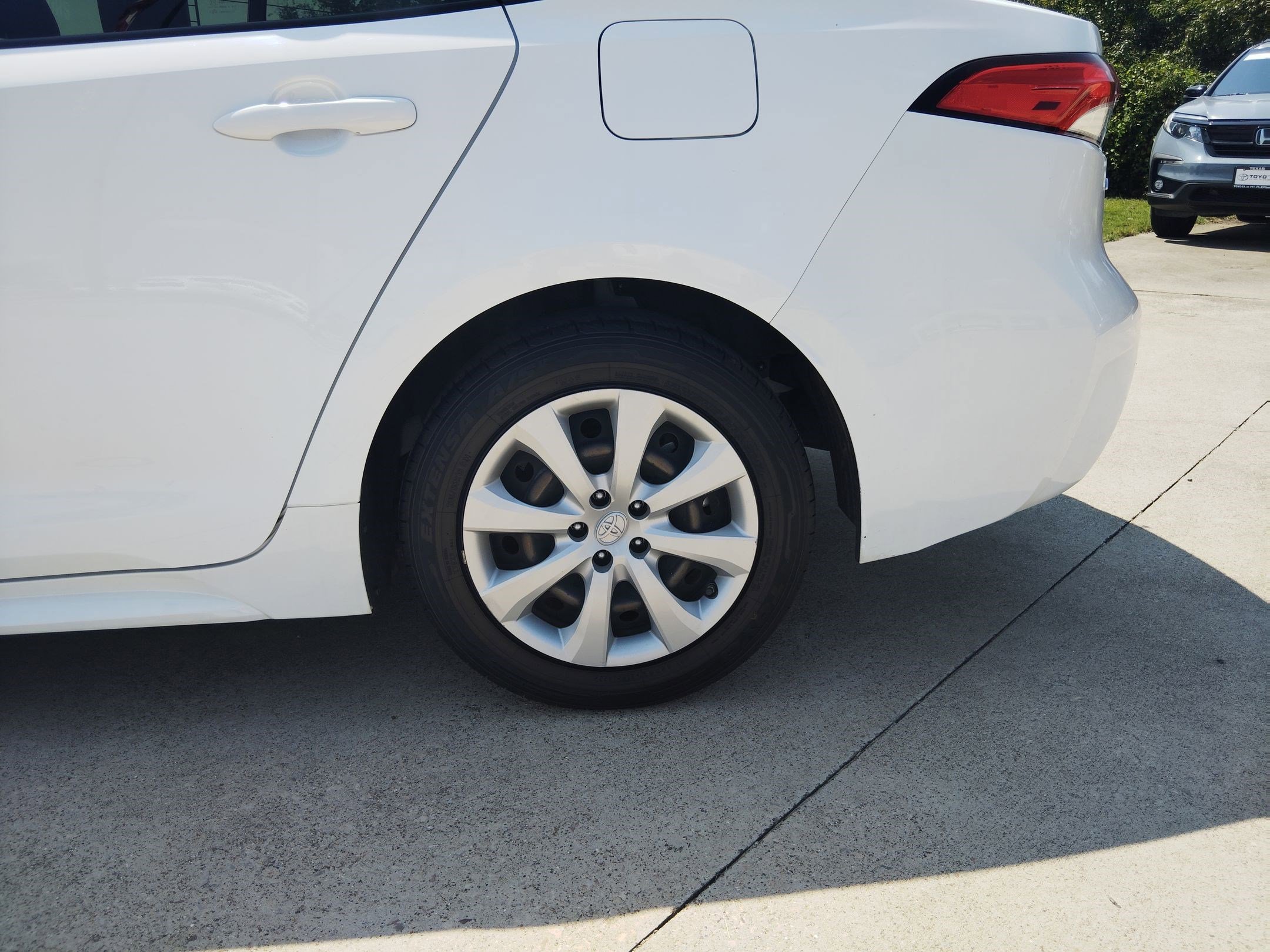 2022 Toyota Corolla LE photo 11