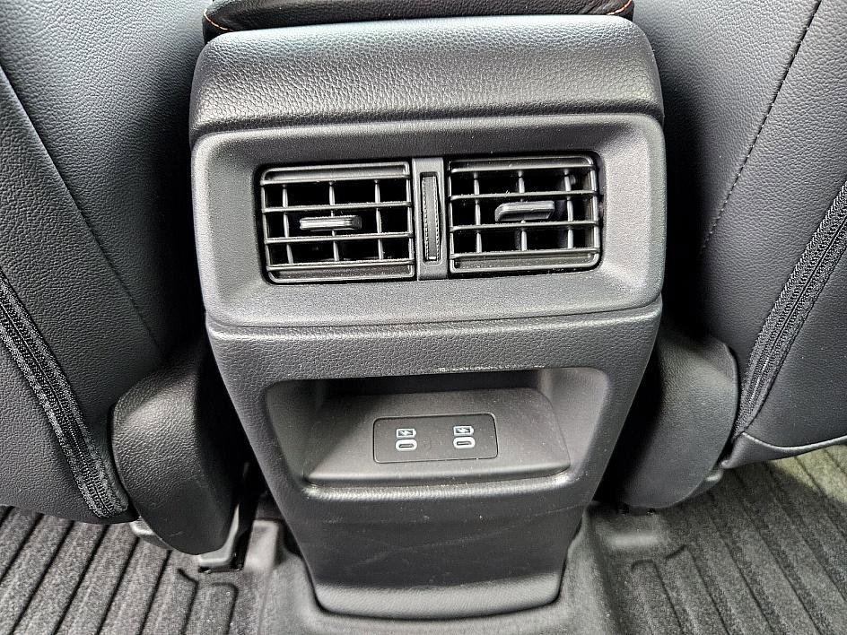 2024 Honda CR-V Hybrid Sport Touring photo 11