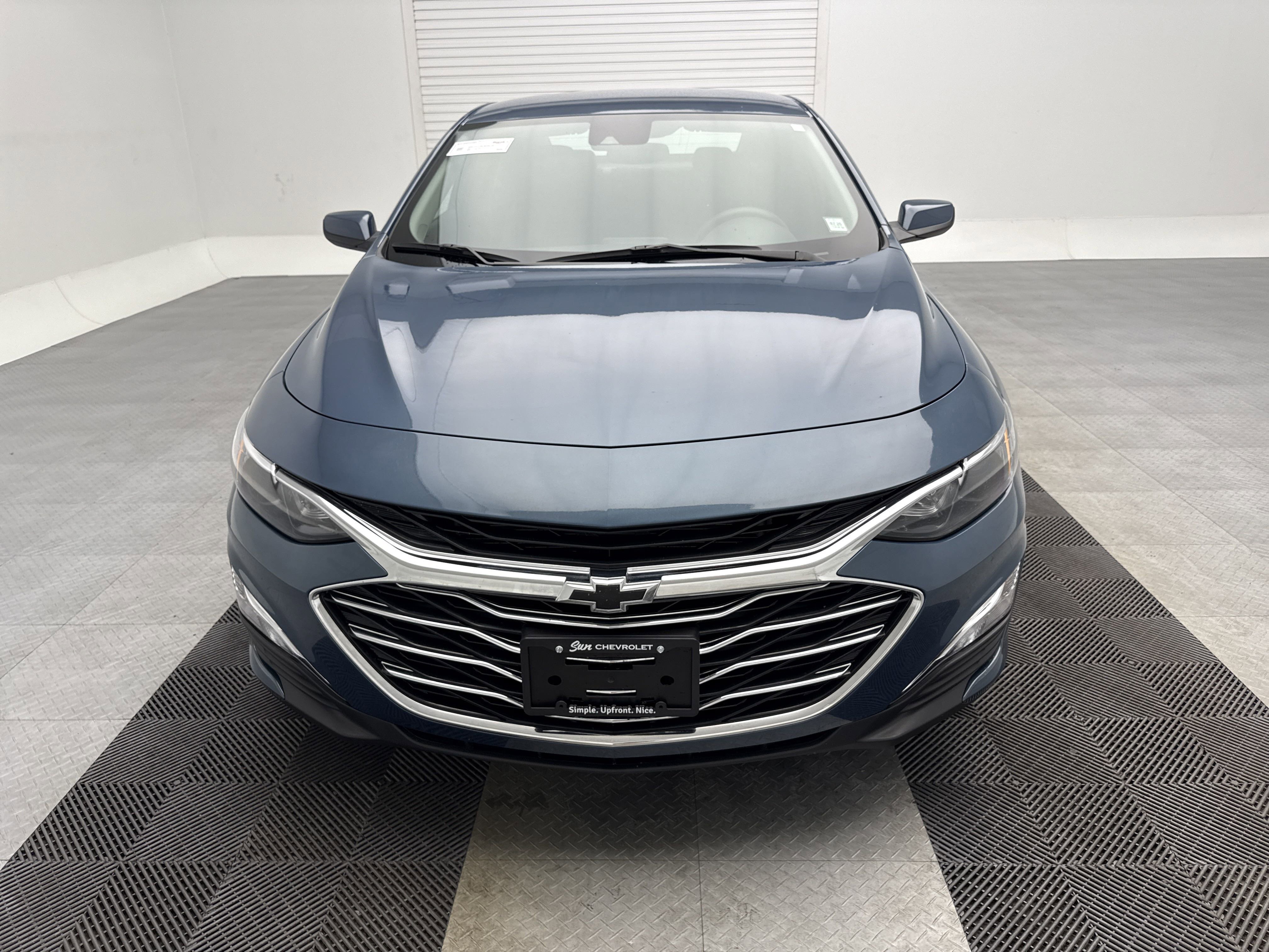 2025 Chevrolet Malibu LS photo 2