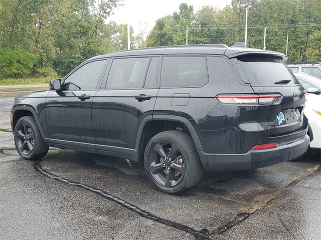 2023 Jeep Grand Cherokee Altitude photo 2