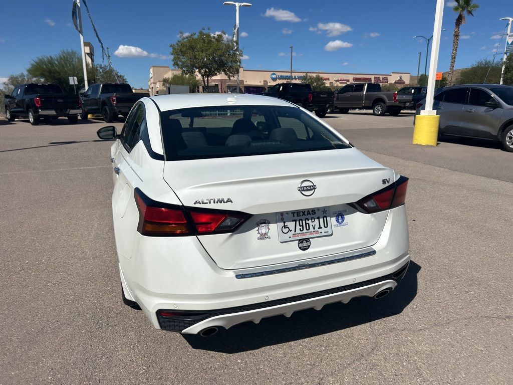 2023 Nissan Altima 2.5 SV photo 14