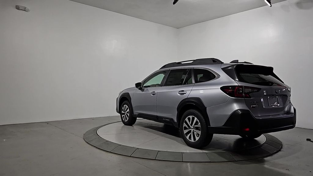 2025 Subaru Outback Premium photo 3