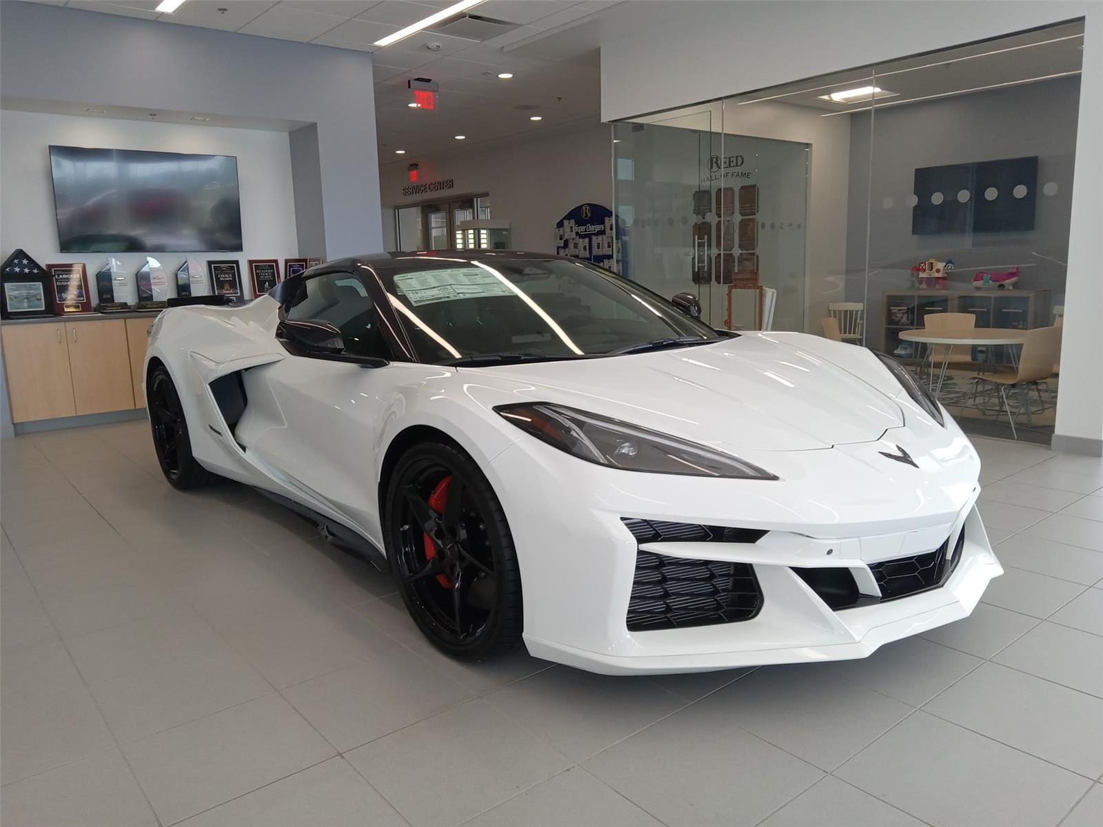2025 Chevrolet Corvette E-Ray 2LZ photo 18