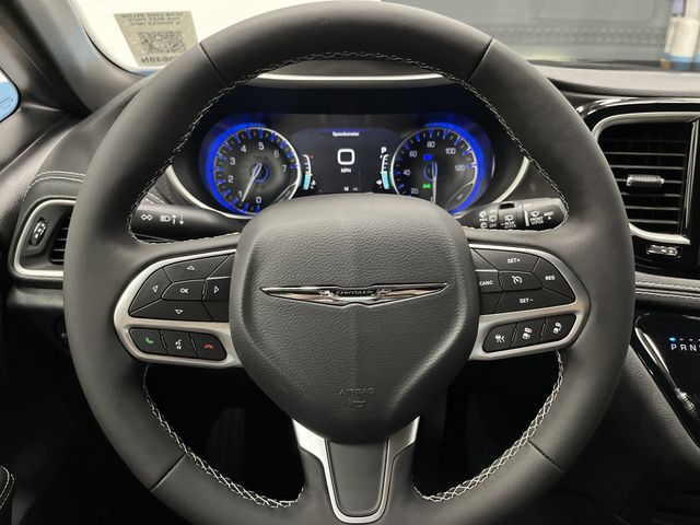 2025 Chrysler Pacifica photo 15