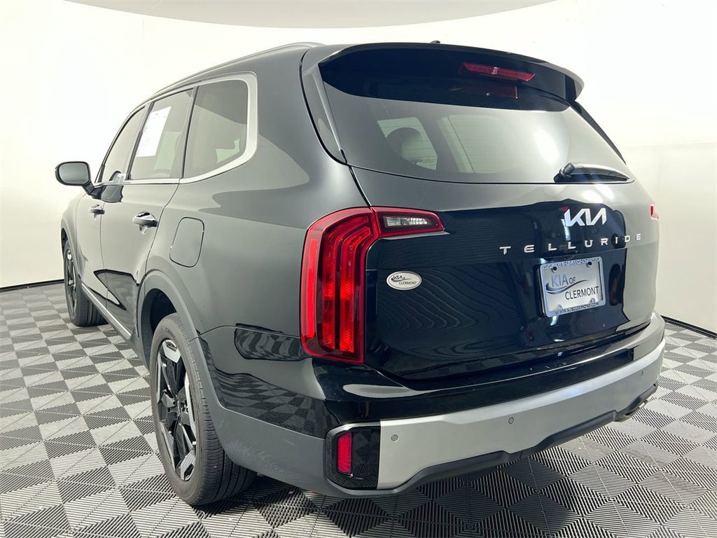 2025 Kia Telluride S photo 5