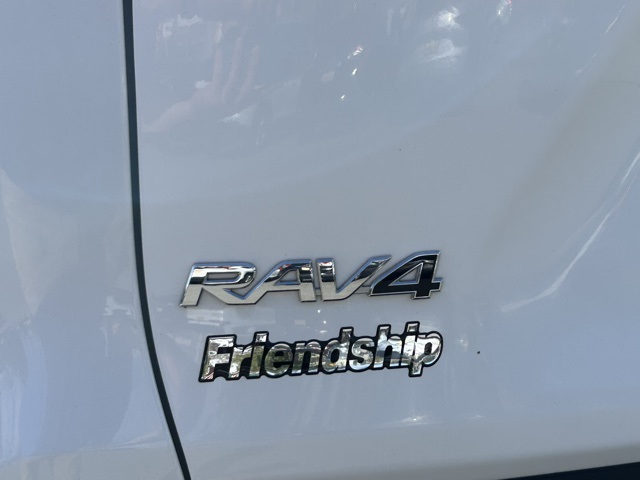 2023 Toyota RAV4 XLE photo 11