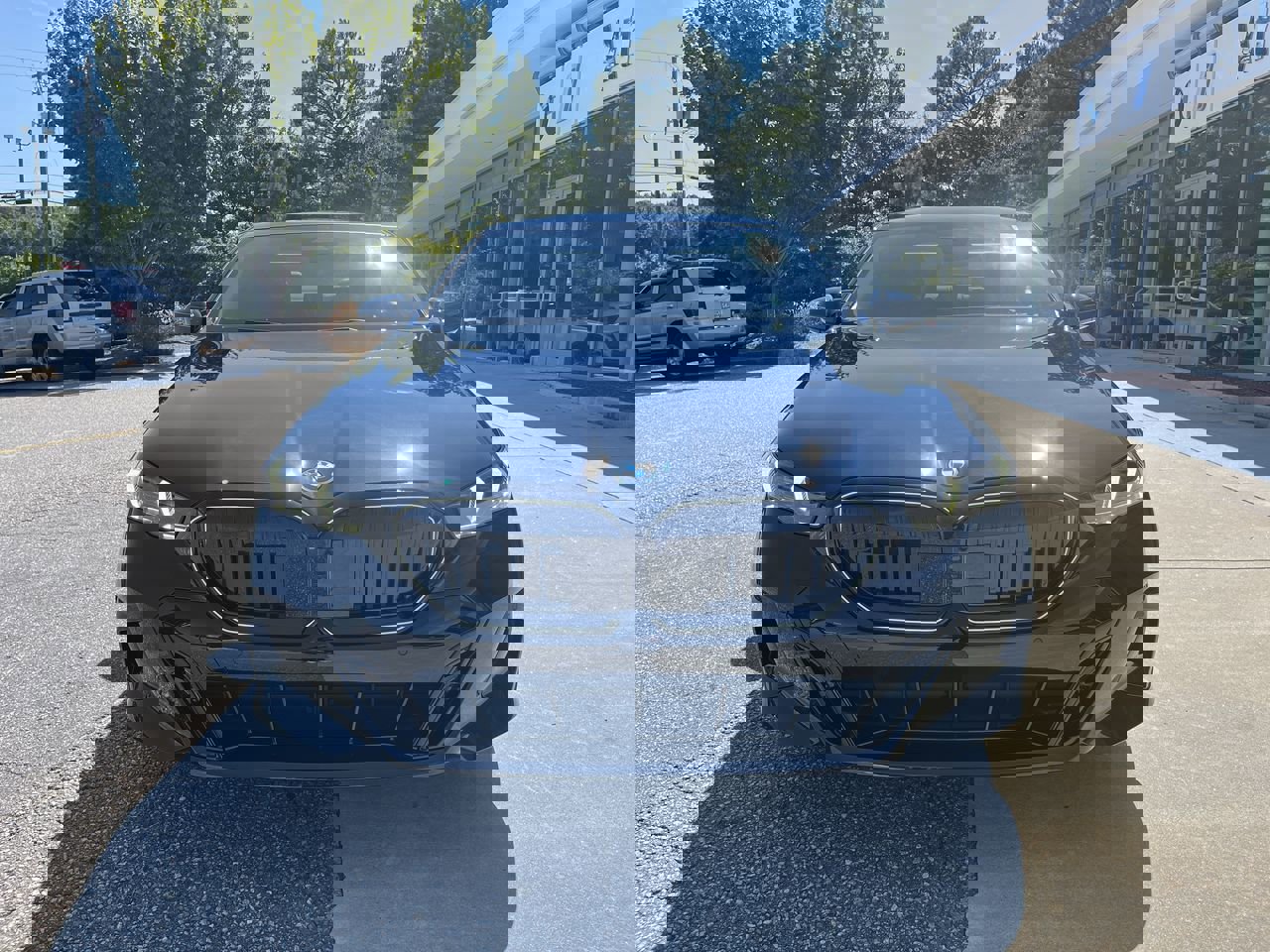 2026 Bmw 550e xDrive photo 3