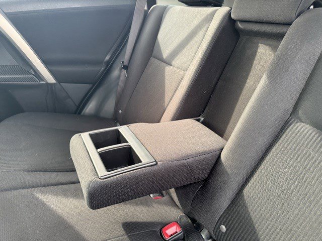2015 Toyota RAV4 XLE photo 25