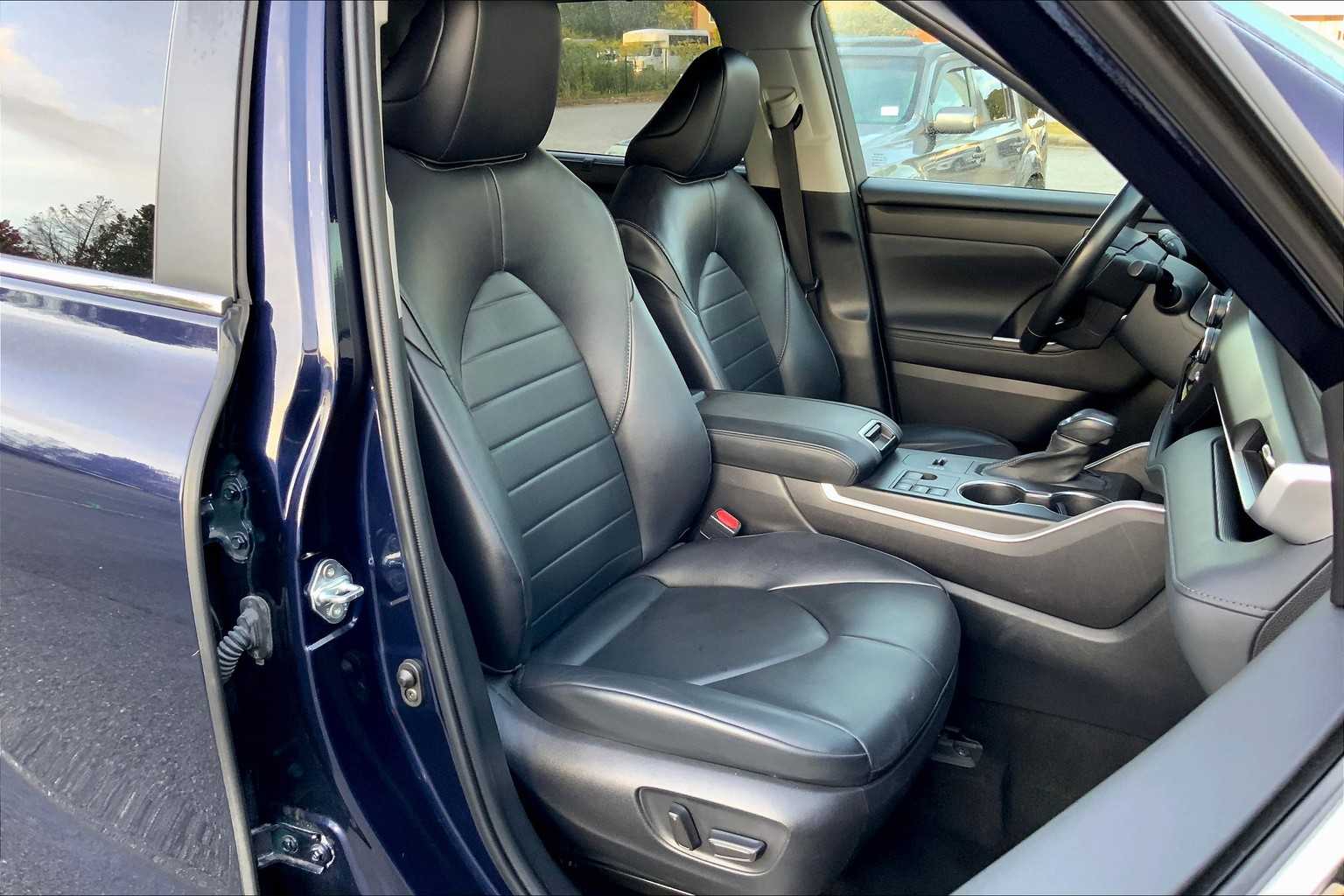 2023 Toyota Highlander XLE photo 8