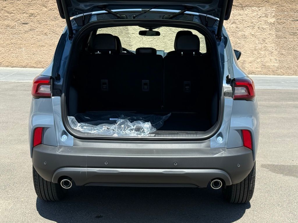 2025 Ford Escape ST-Line photo 11