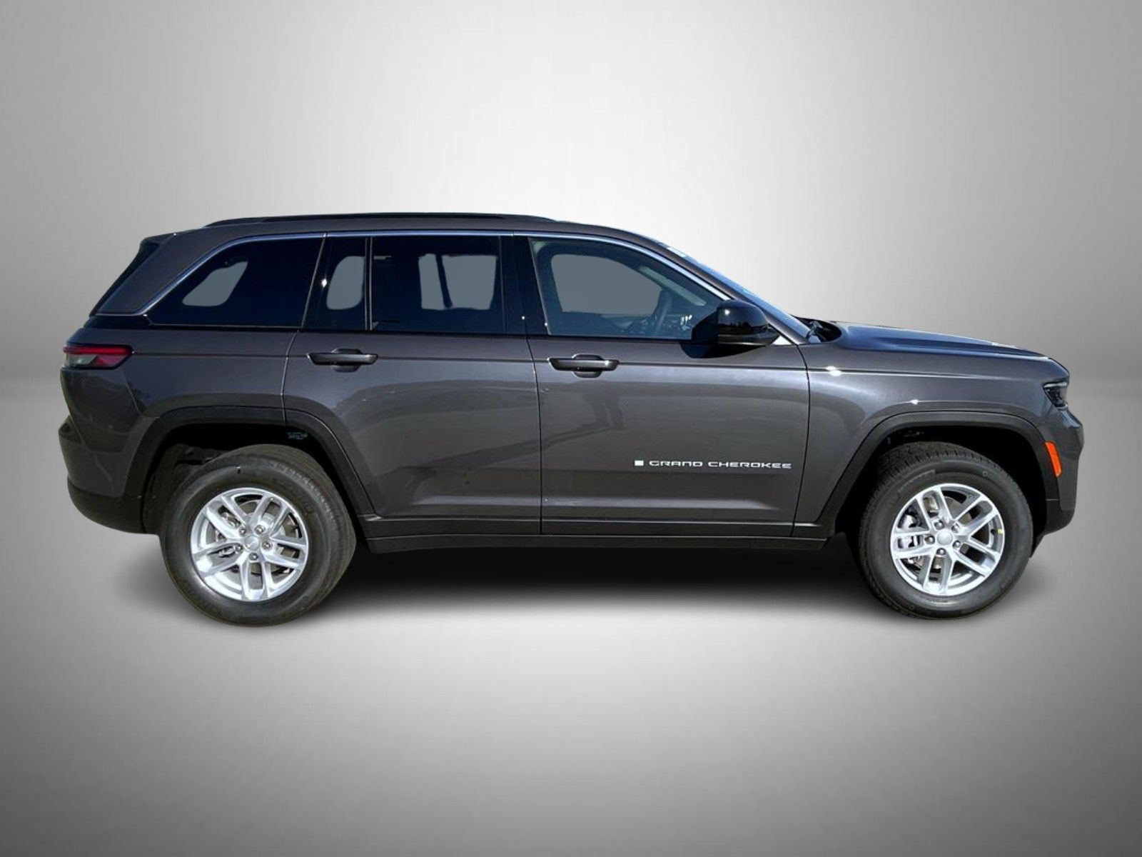 2025 Jeep Grand Cherokee Laredo X photo 3