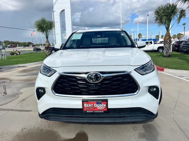 2020 Toyota Highlander Limited photo 2