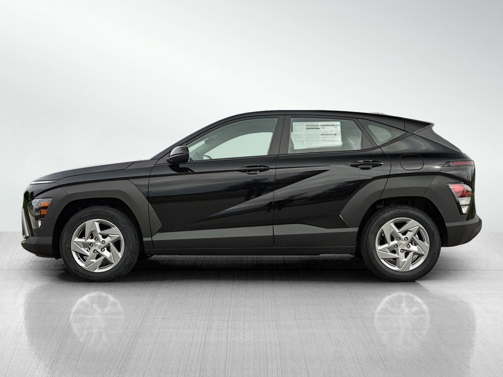 2026 Hyundai Kona SE photo 3