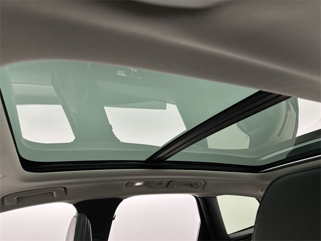 2023 Volvo XC60 B5 Plus photo 12