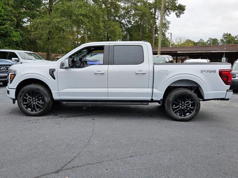2025 Ford F-150 Lariat photo 4