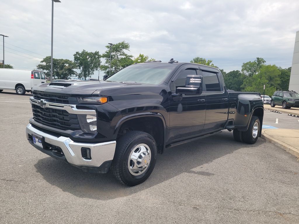 2024 Chevrolet Silverado 3500HD LT photo 7