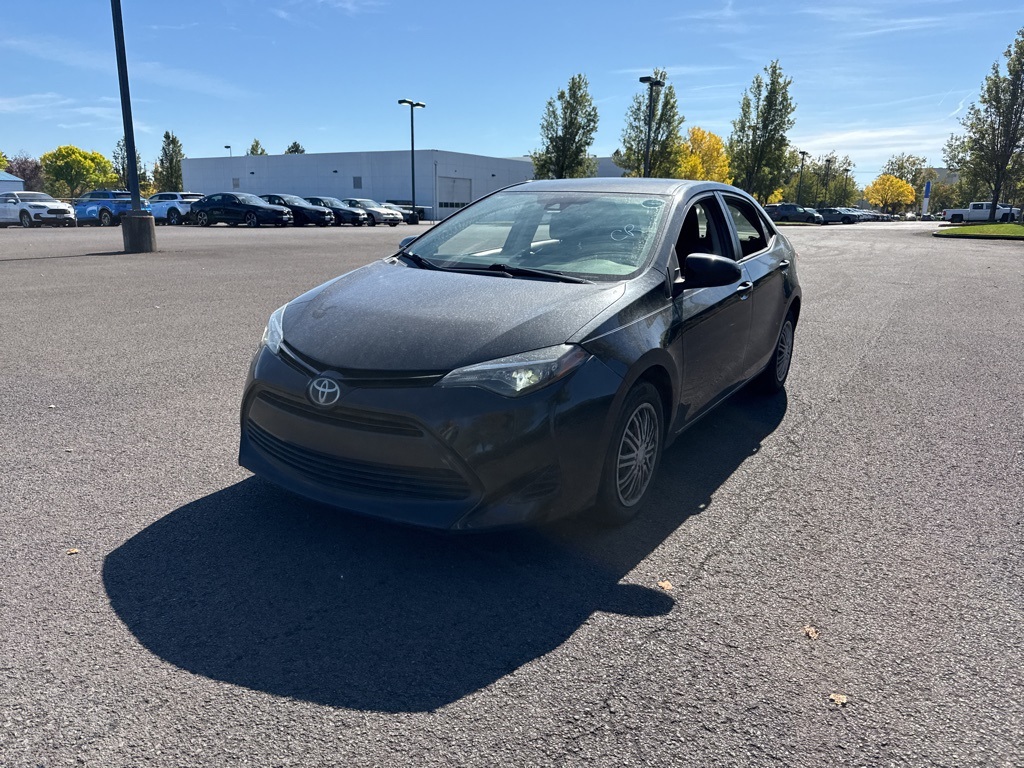 2017 Toyota Corolla LE photo 3