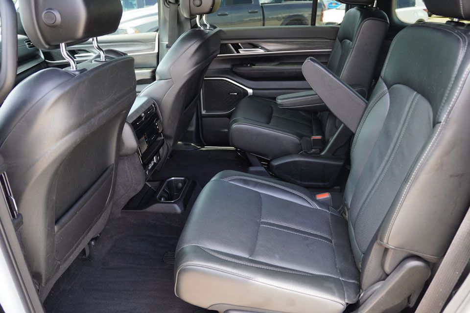 2024 Jeep Wagoneer Series II photo 17
