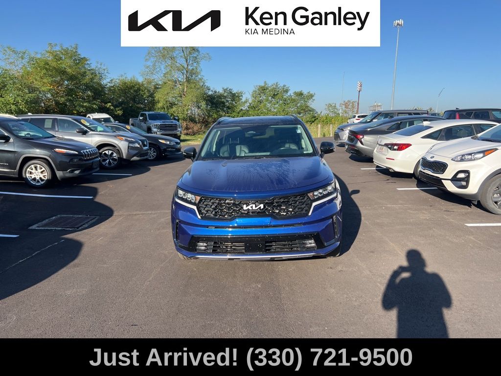 2023 Kia Sorento EX photo 2
