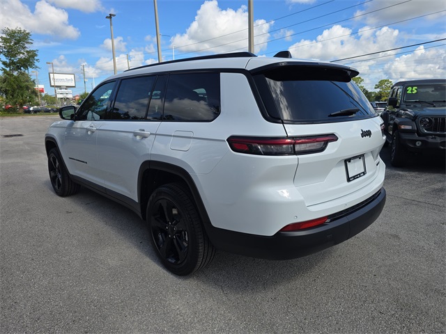 2025 Jeep Grand Cherokee Limited photo 4
