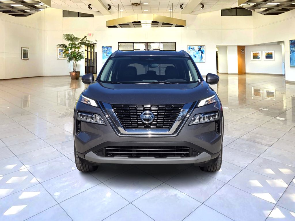 2021 Nissan Rogue SV photo 2