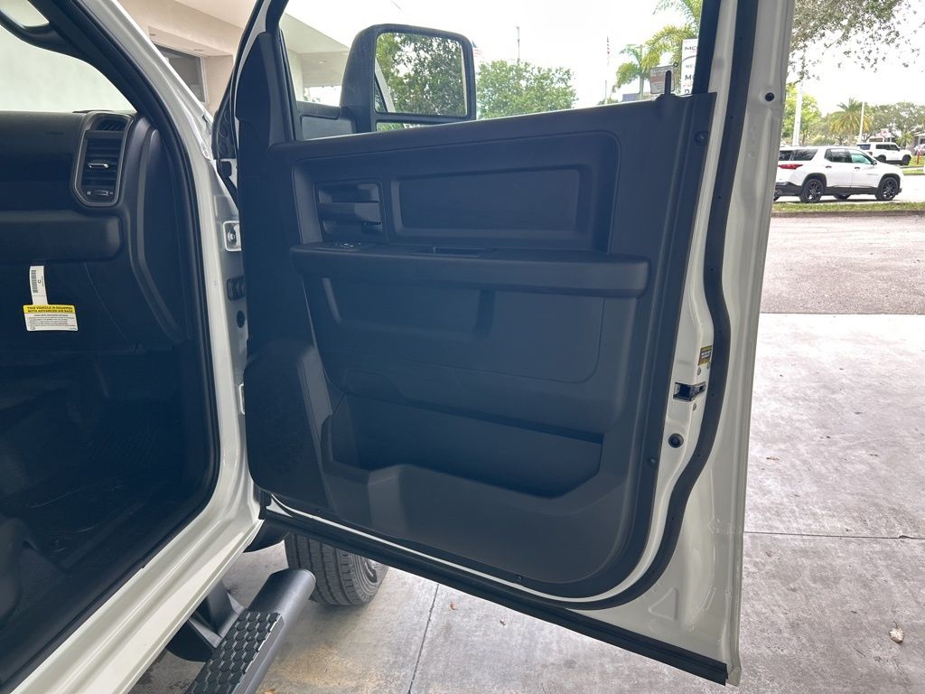 2026 Ram 4500 Tradesman photo 23