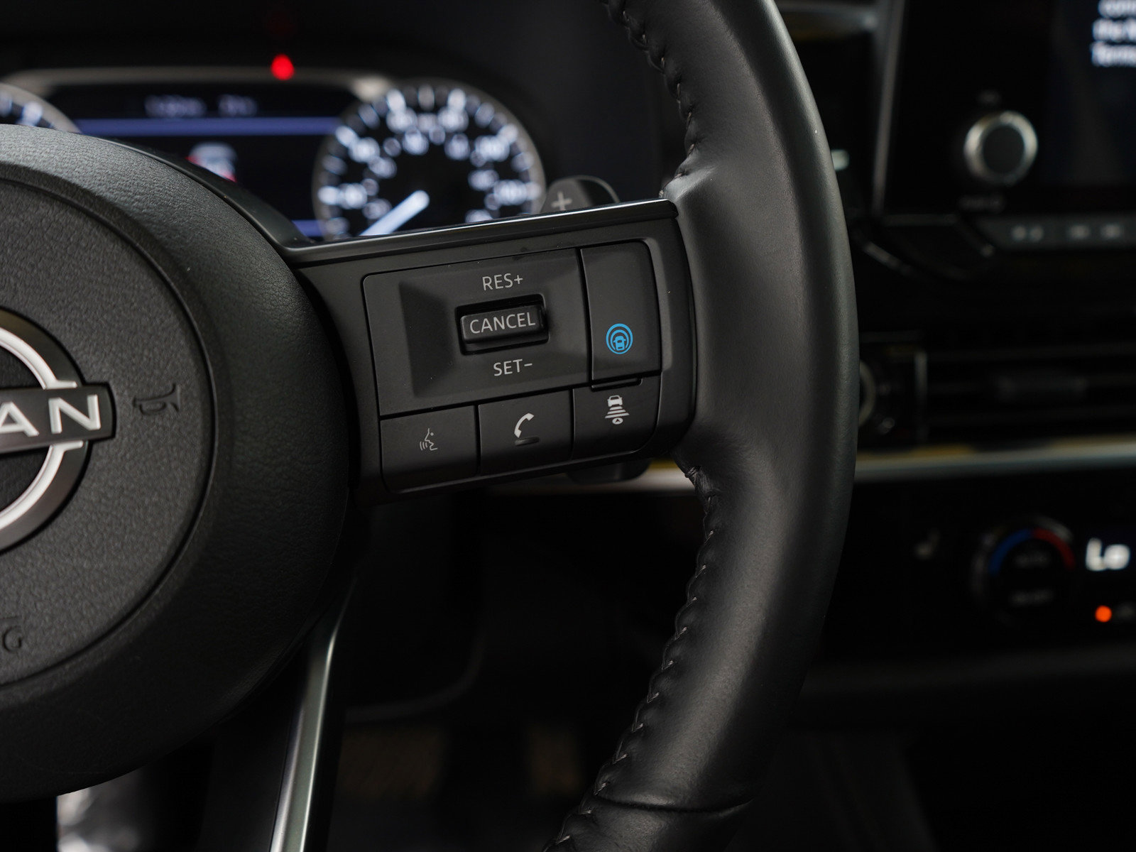 2024 Nissan Pathfinder SV photo 22