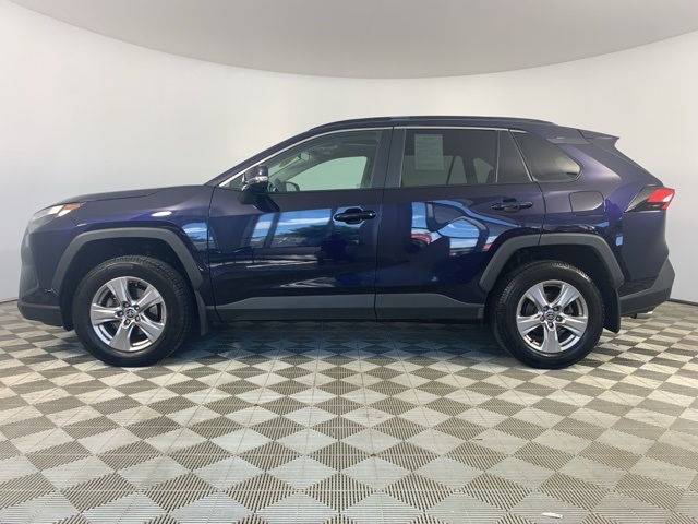 2023 Toyota RAV4 XLE photo 3