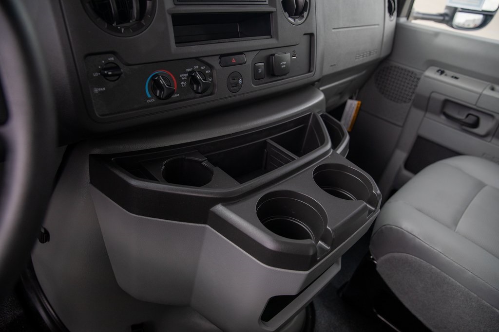 2026 Ford E-450 photo 28