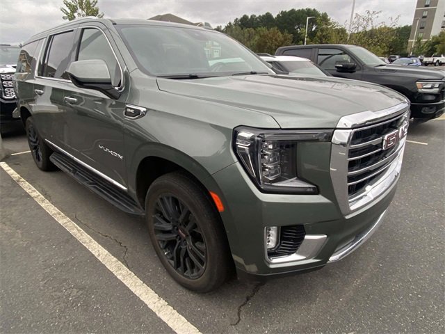 2023 Gmc Yukon XL SLT photo 3