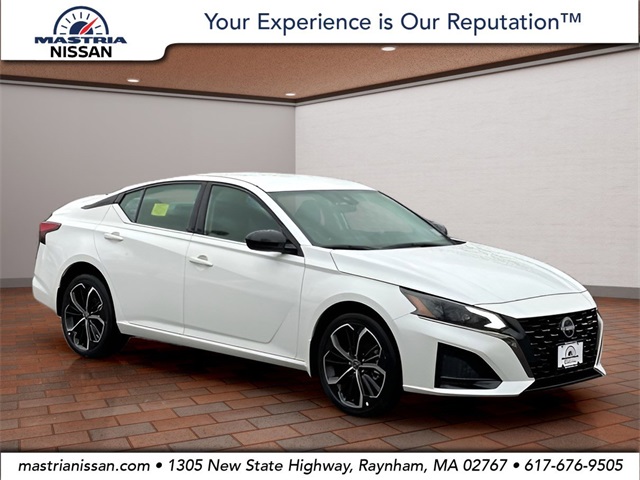 2025 Nissan Altima SR's photo