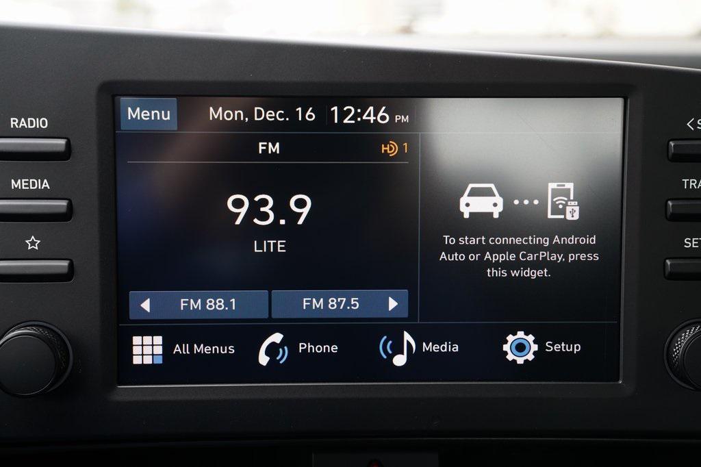 2025 Hyundai Elantra SEL Sport photo 12
