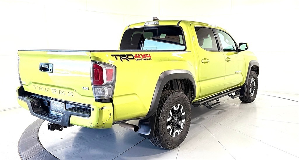 2023 Toyota Tacoma TRD Sport V6 photo 3