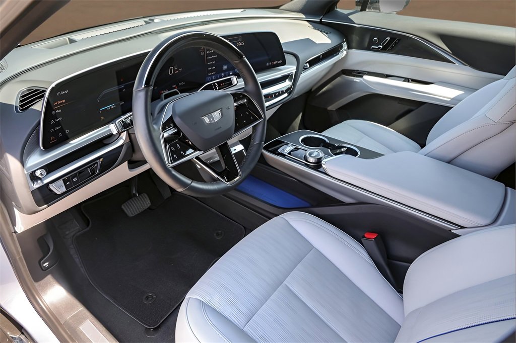 2024 Cadillac Lyriq Luxury photo 9