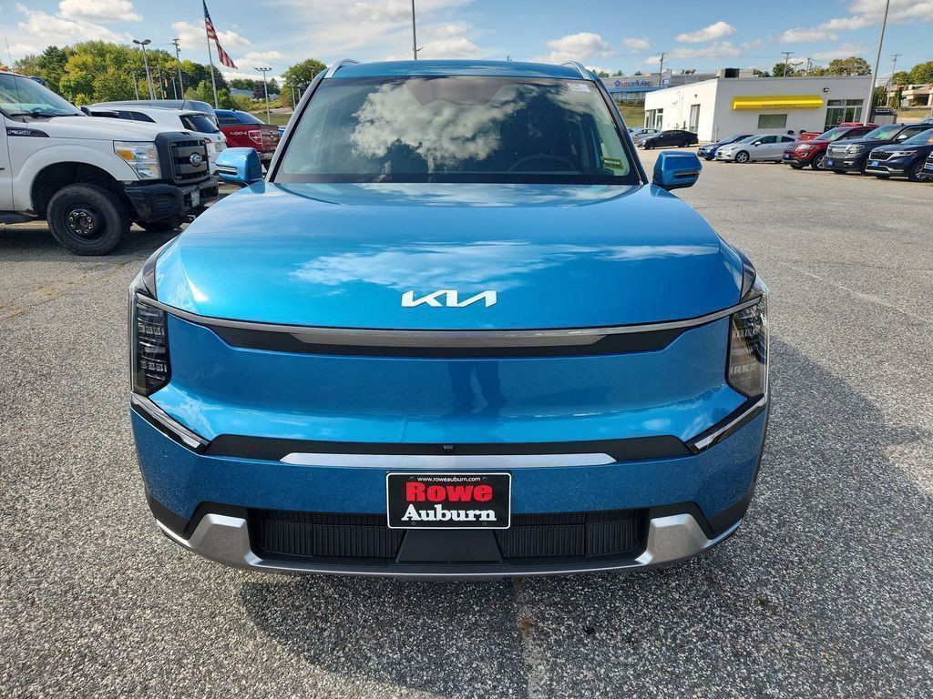 2026 Kia EV9 Wind photo 2