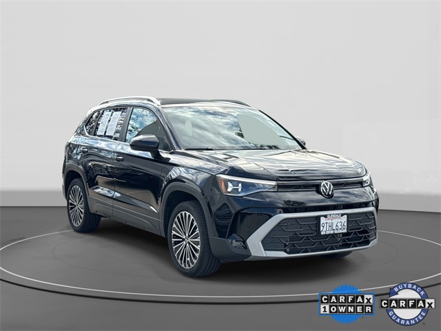 2025 Volkswagen Taos SE's photo