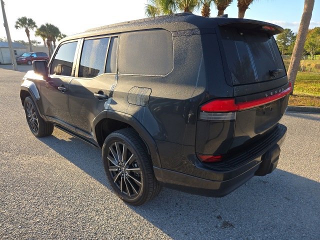 2024 Lexus GX 550 Luxury photo 2