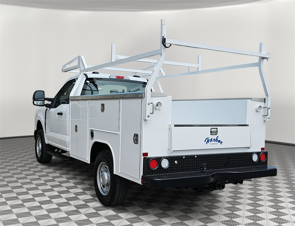 2025 Ford F-250 XL photo 4