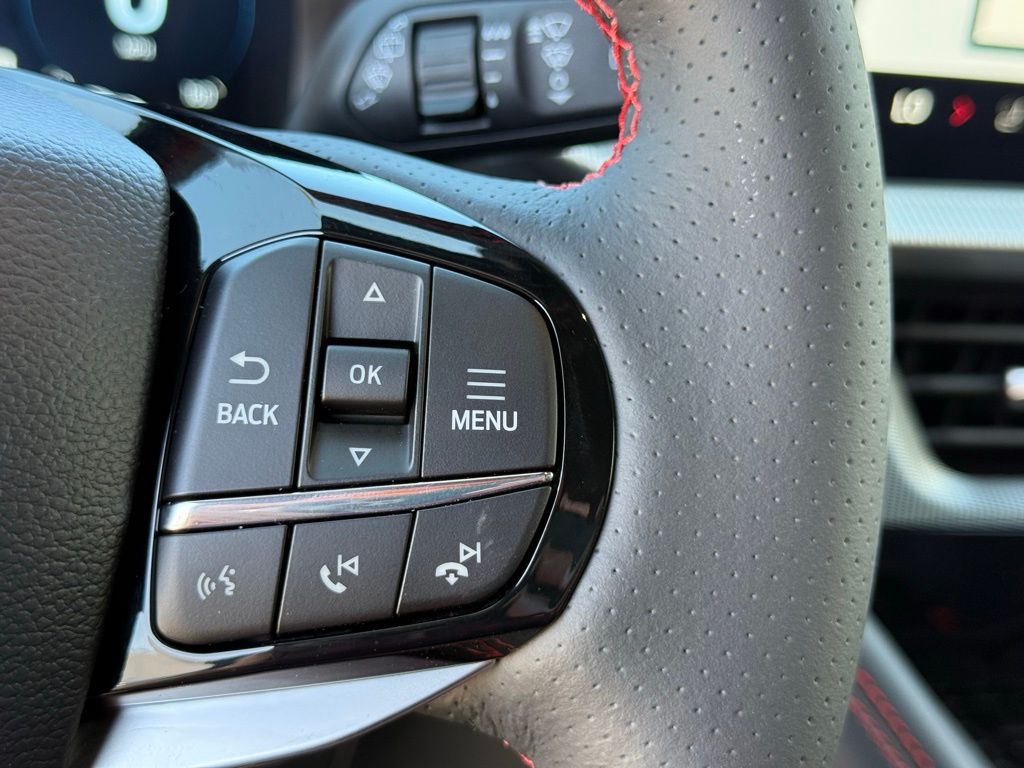 2025 Ford Explorer ST-Line photo 8