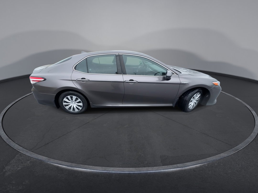 2020 Toyota Camry Hybrid LE photo 9
